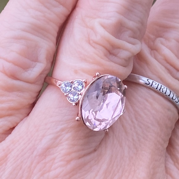 Pink Crystal rose gold plated ring with white crystal accent sz 7 - Picture 6 of 15